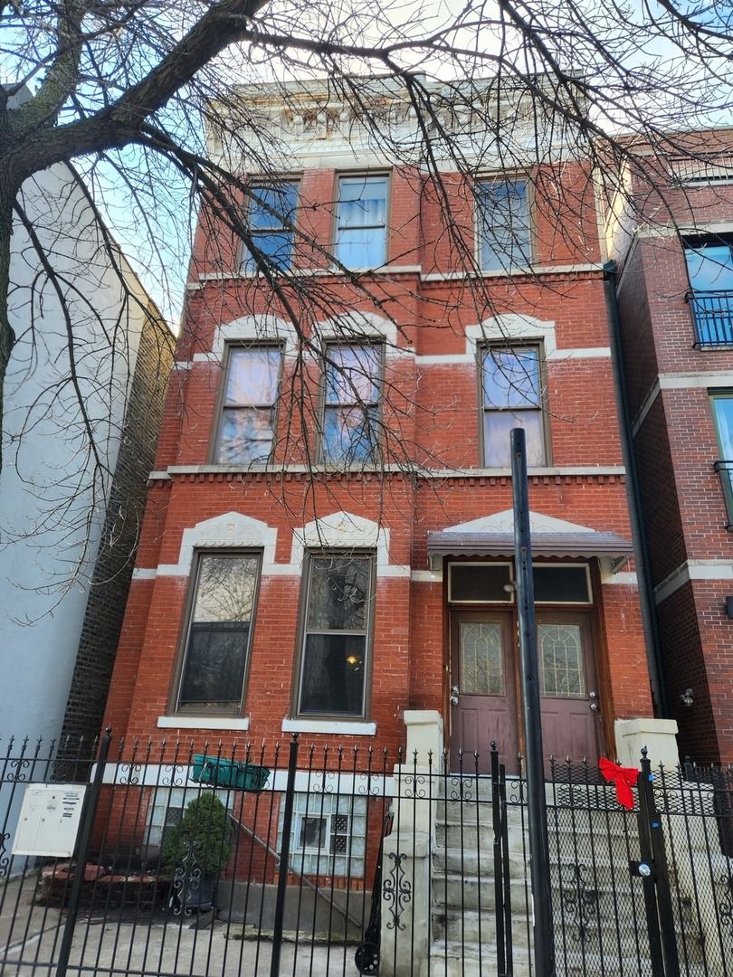 1002 N Wood Street — Chicago, IL 60622