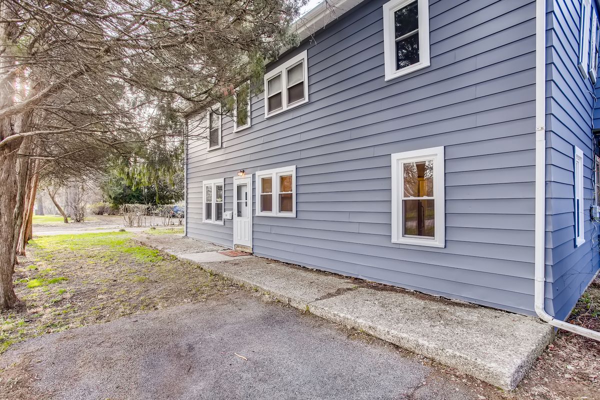 1302 State Street, Geneva, IL 60134