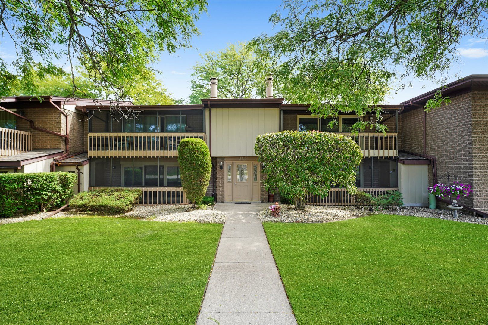 15713 Orlan Brook Drive #98 — Orland Park, IL 60462