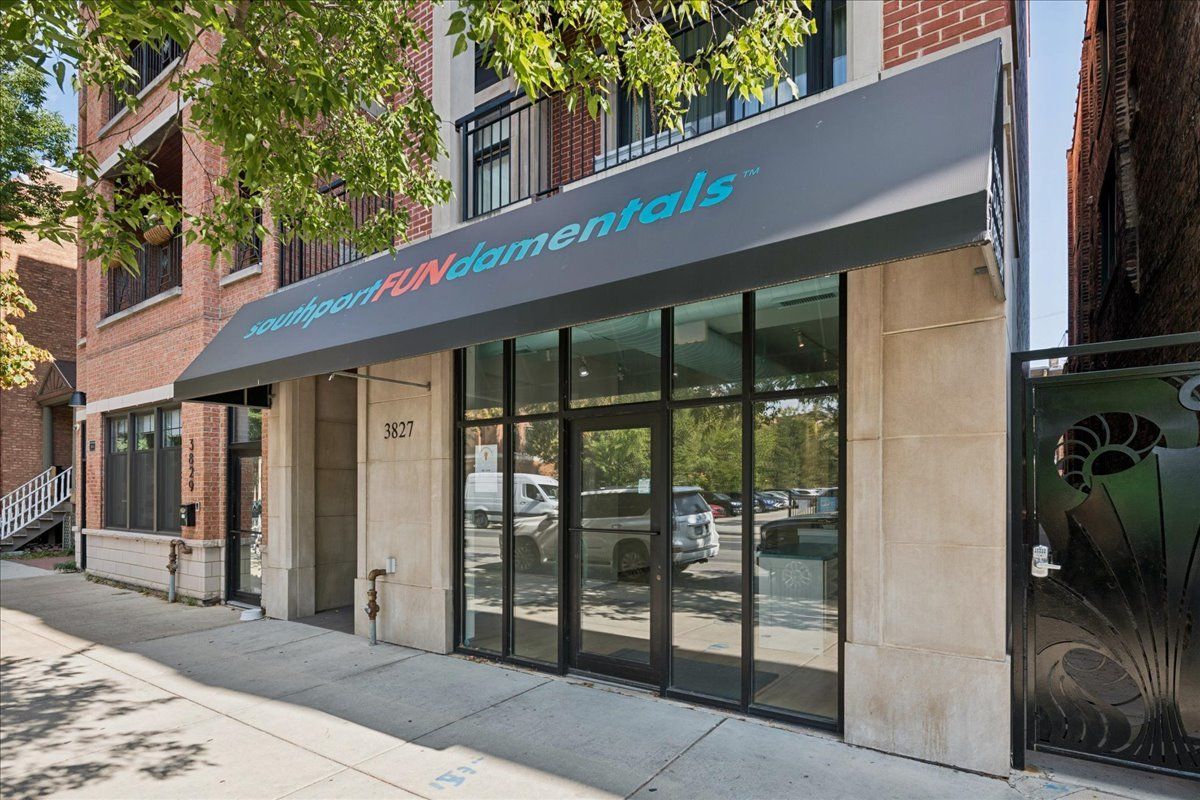 3827 N Southport Avenue — Chicago, IL 60613