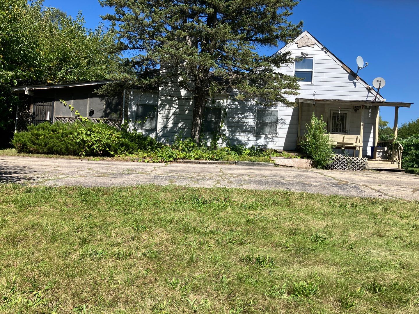 24W459 Lawrence Avenue — Roselle, IL 60172
