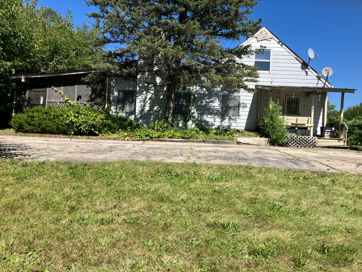 24W459 Lawrence Avenue, Roselle, IL 60172