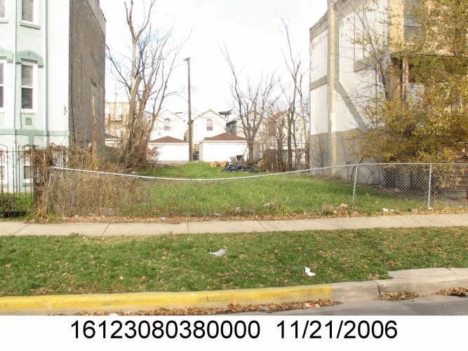 3126 W Walnut Street — Chicago, IL 60612