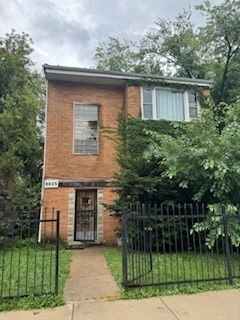 8825 Cottage Grove Avenue — Chicago, IL 60619
