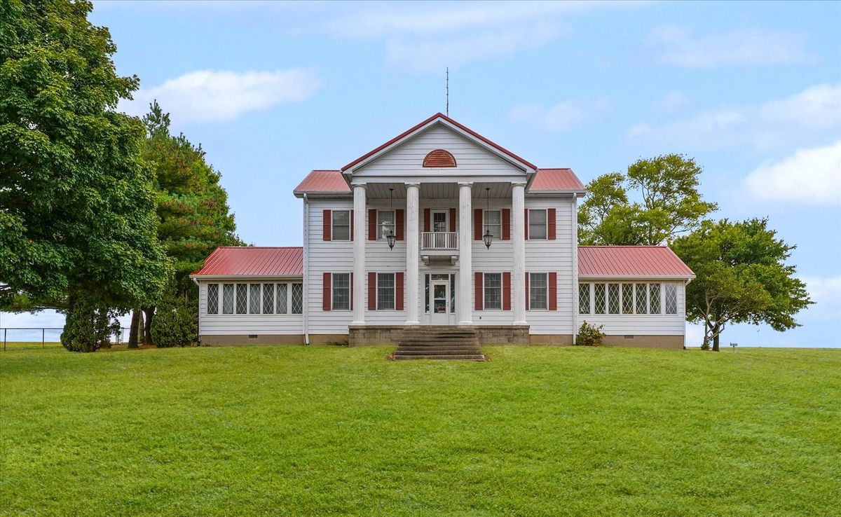 2550 County Road 1375 Road, Newman, IL 61942