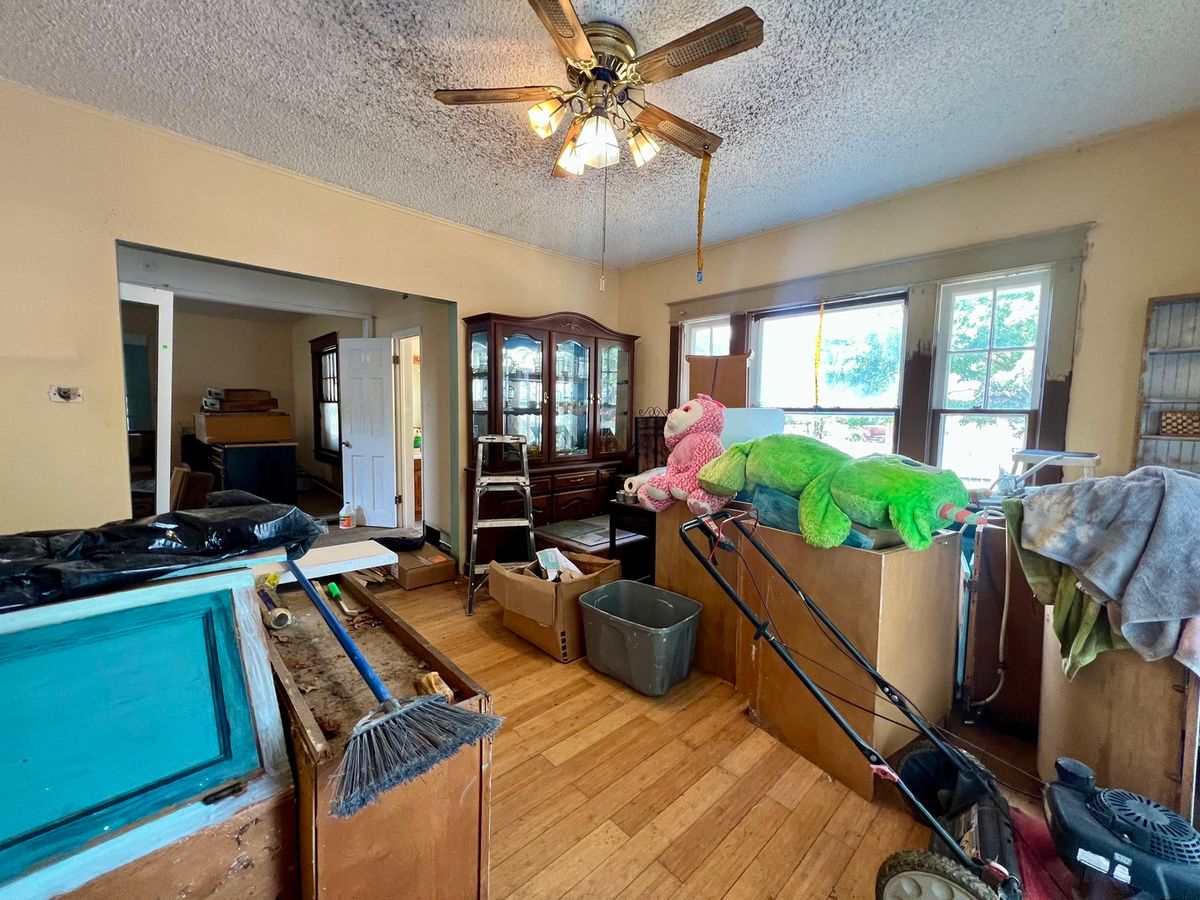 212 W Vine Street, Villa Grove, IL 61956