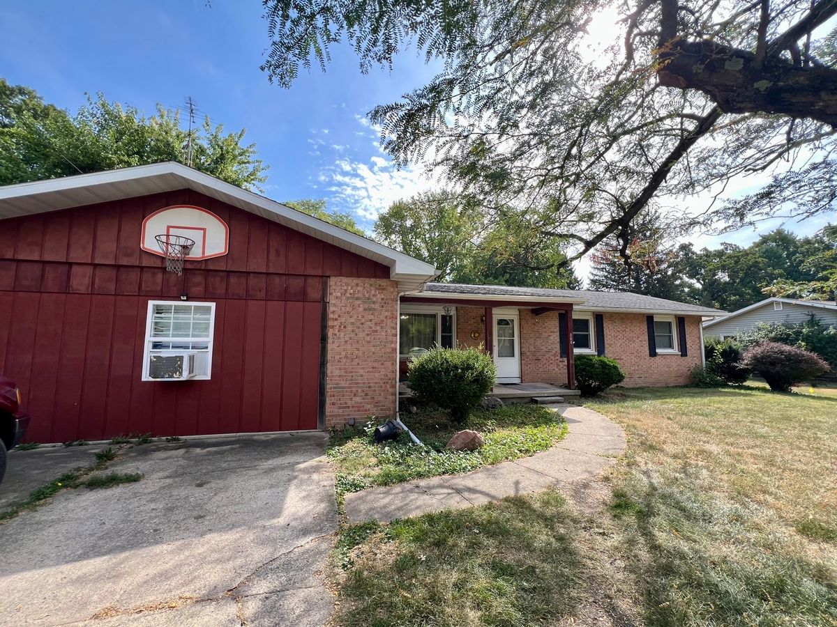 111 Magnolia Drive, Villa Grove, IL 61956