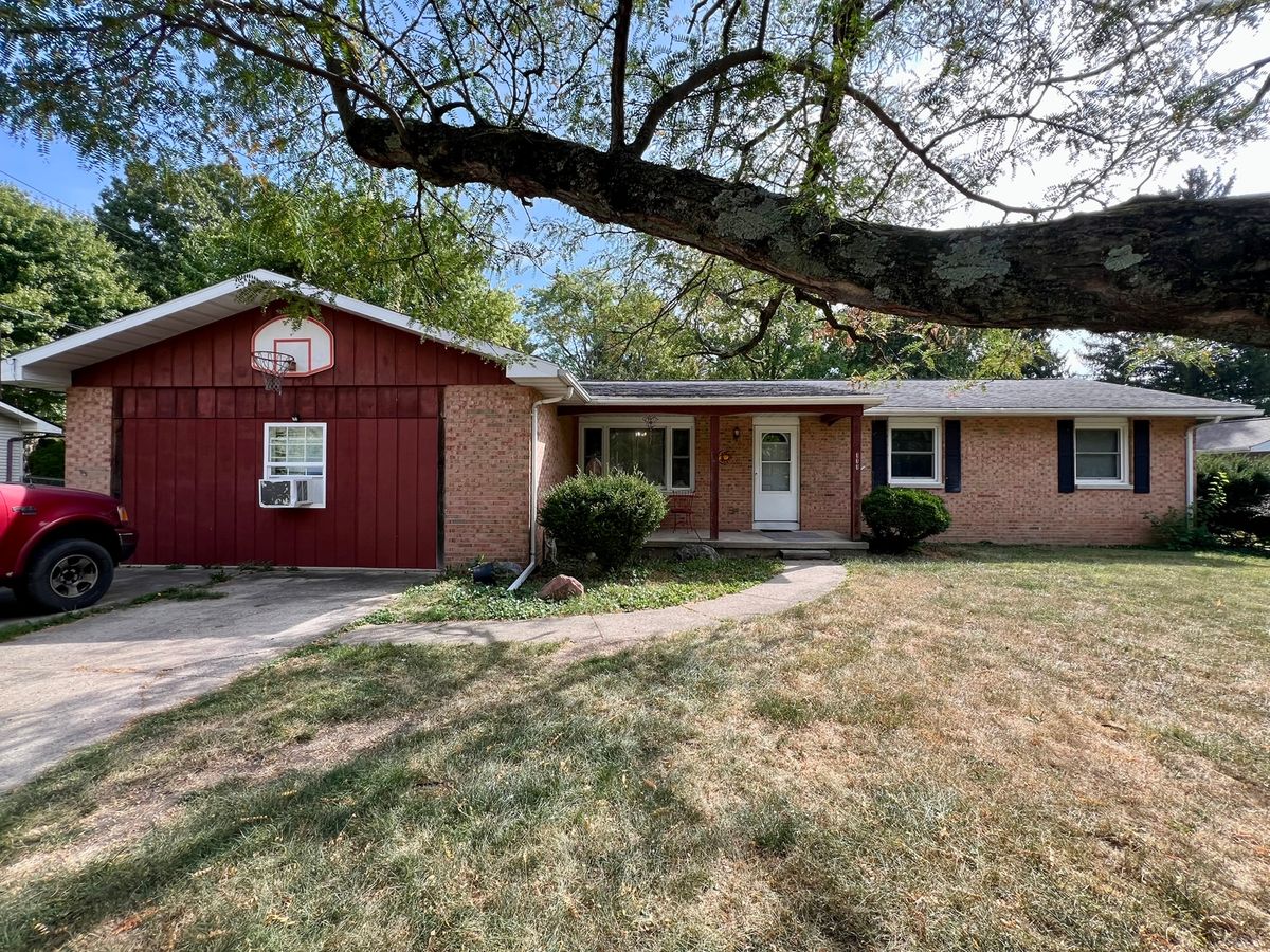 111 Magnolia Drive, Villa Grove, IL 61956