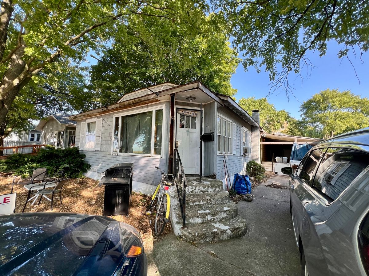 514 W Harrison Street, Villa Grove, IL 61956