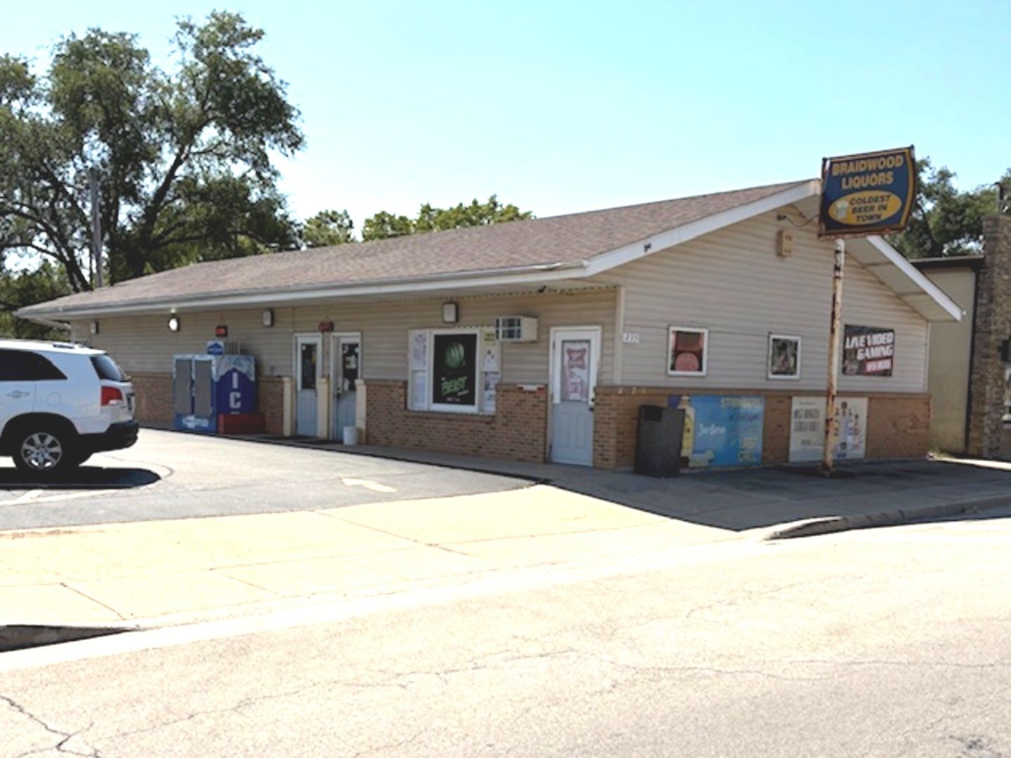 235 E Main Street — Braidwood, IL 60408