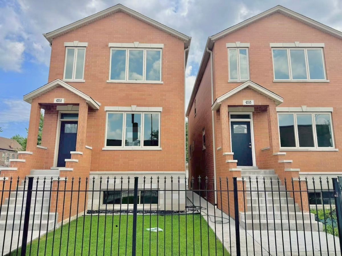 4353 Halsted Street, Chicago, IL 60609