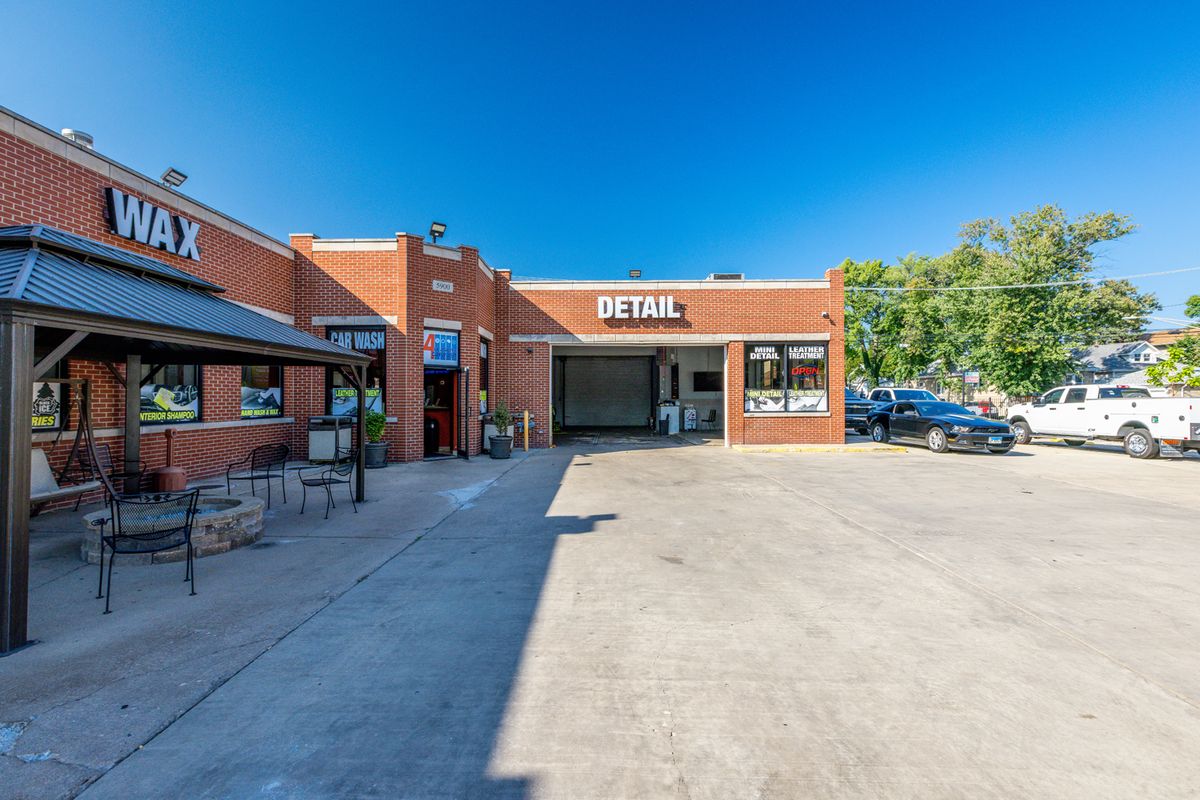 5900 Addison Street, Chicago, IL 60634