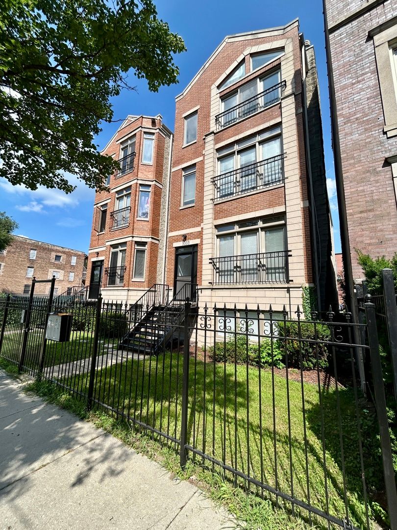 5333 S Calumet Avenue — Chicago, IL 60615