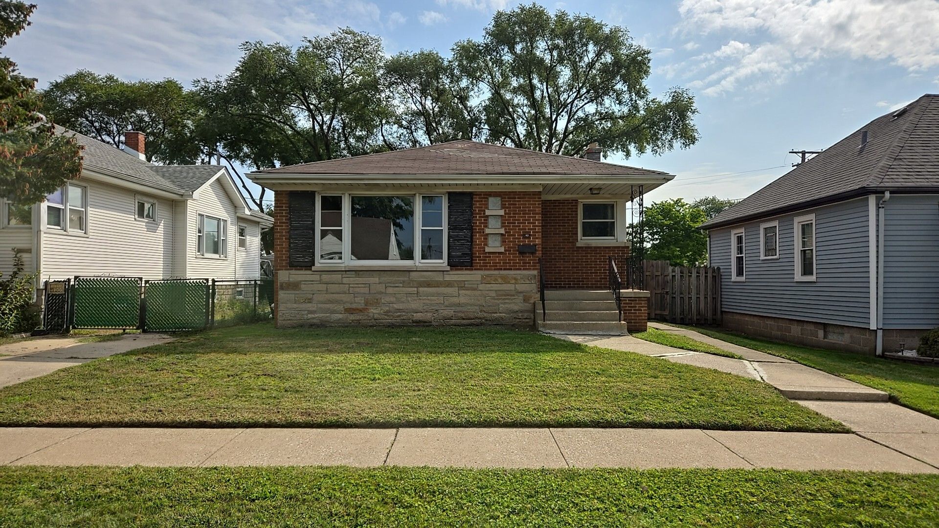 413 Greenbay Avenue — Calumet City, IL 60409