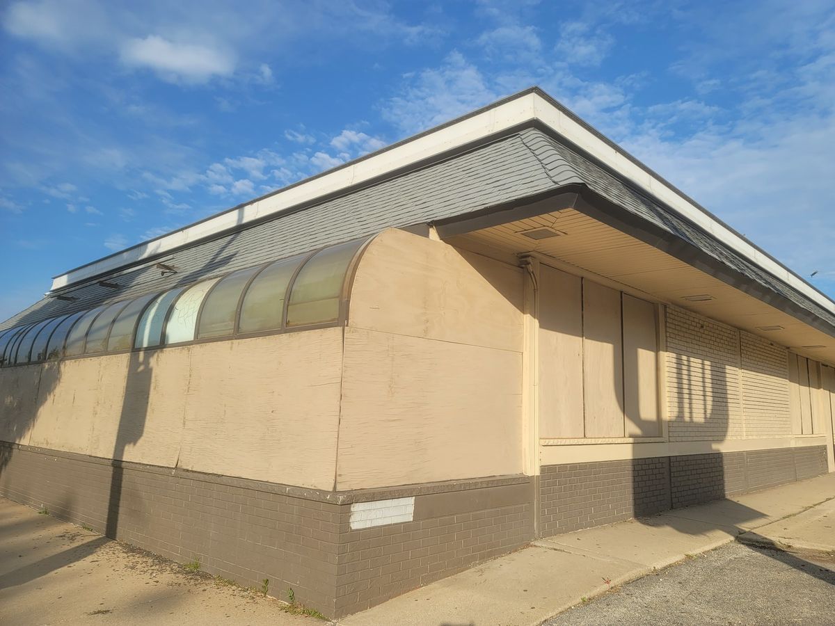 3200 Columbus Avenue, Chicago, IL 60652