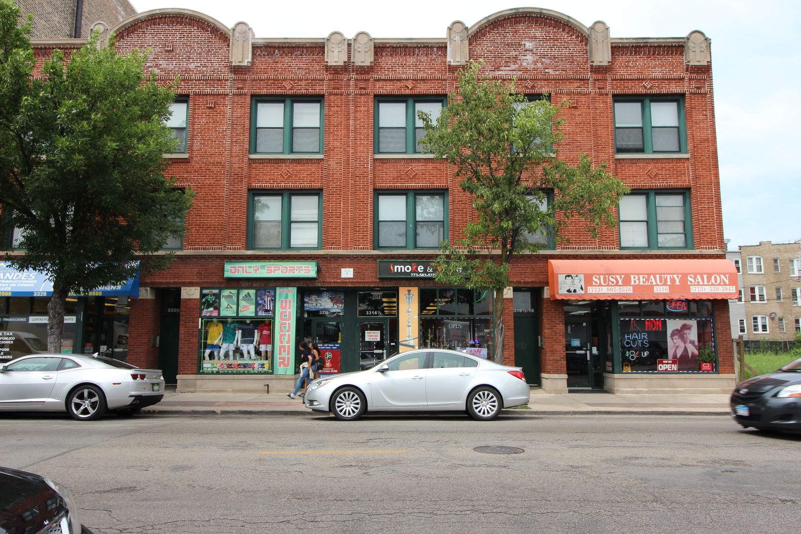 3318 W Lawrence Avenue — Chicago, IL 60625