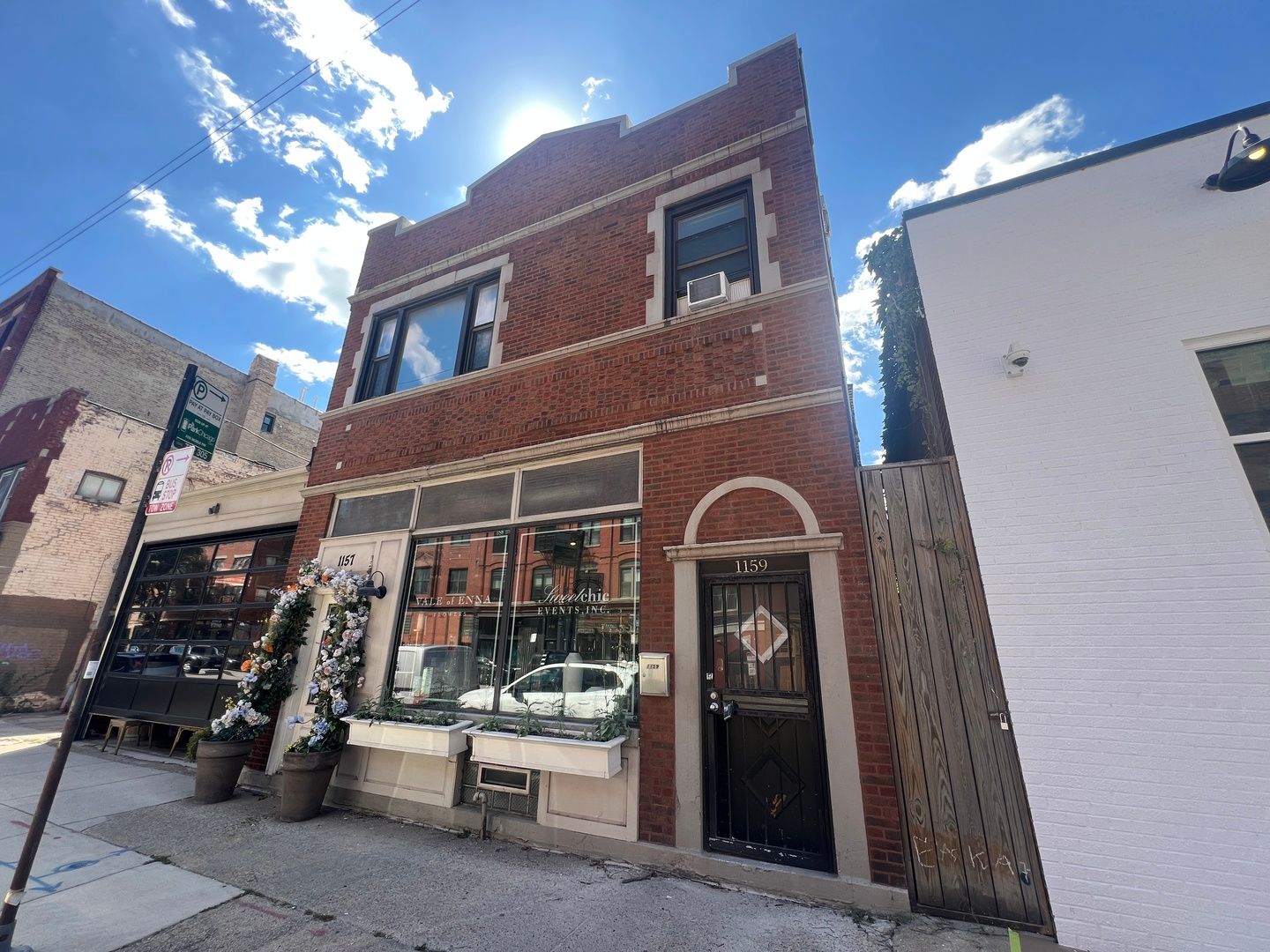 1157 W Grand Avenue — Chicago, IL 60642