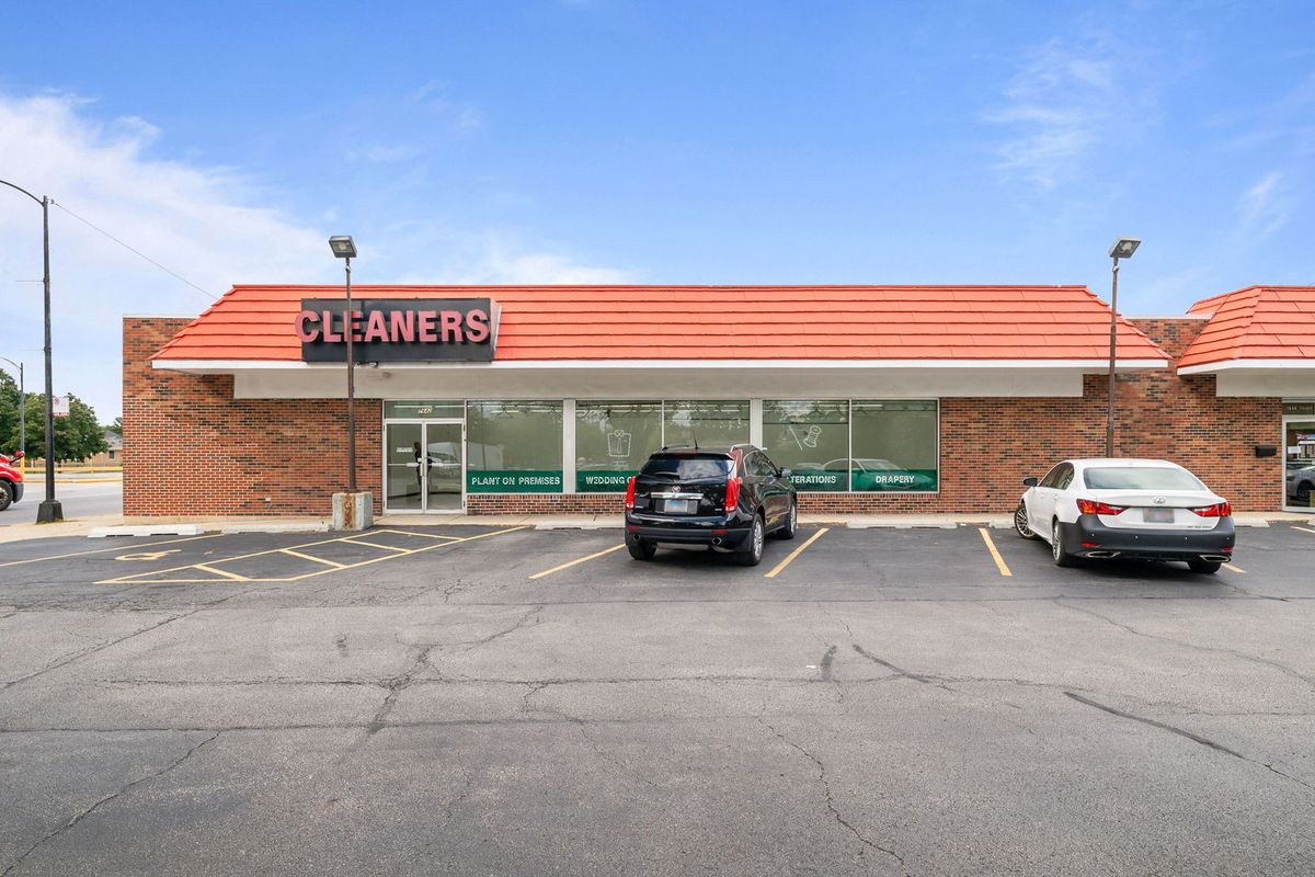 7642 Touhy Avenue, Chicago, IL 60631