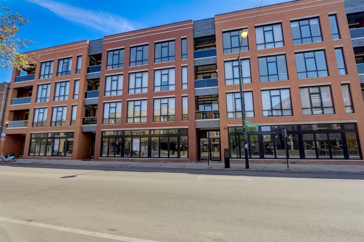 3101 N Milwaukee Avenue — Chicago, IL 60647