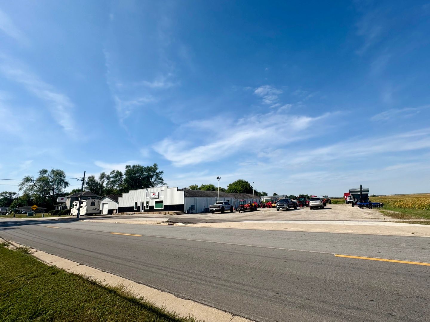 6606 S State Route 1 — St. Anne, IL 60964