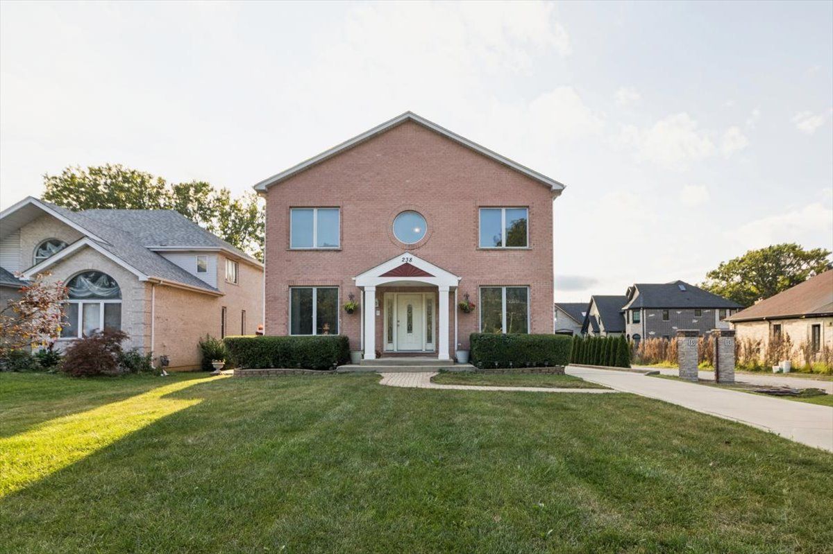 238 HILLCREST Avenue — Addison, IL 60101