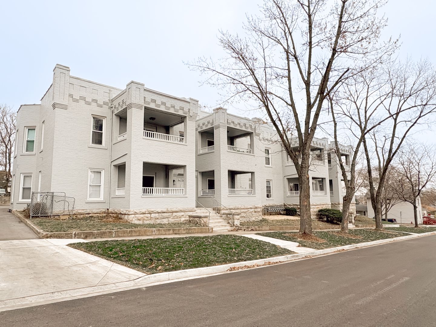 303-307 Stone Street — Joliet, IL 60435