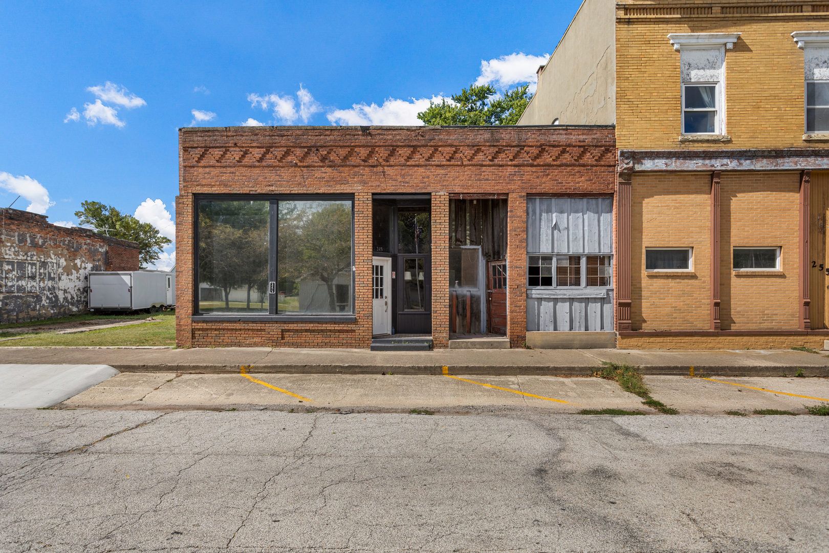 245 Highway Avenue — Deland, IL 61839