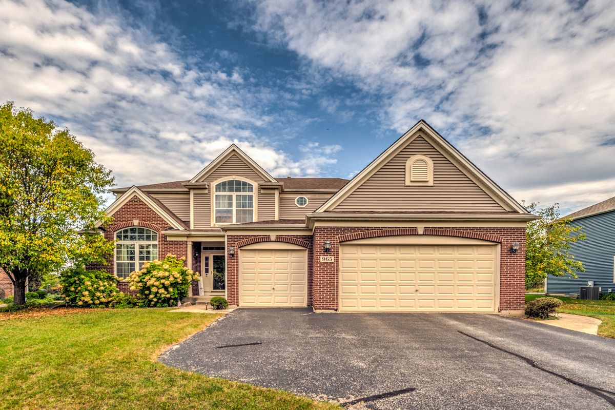 965 Carmen Road, Sugar Grove, IL 60554