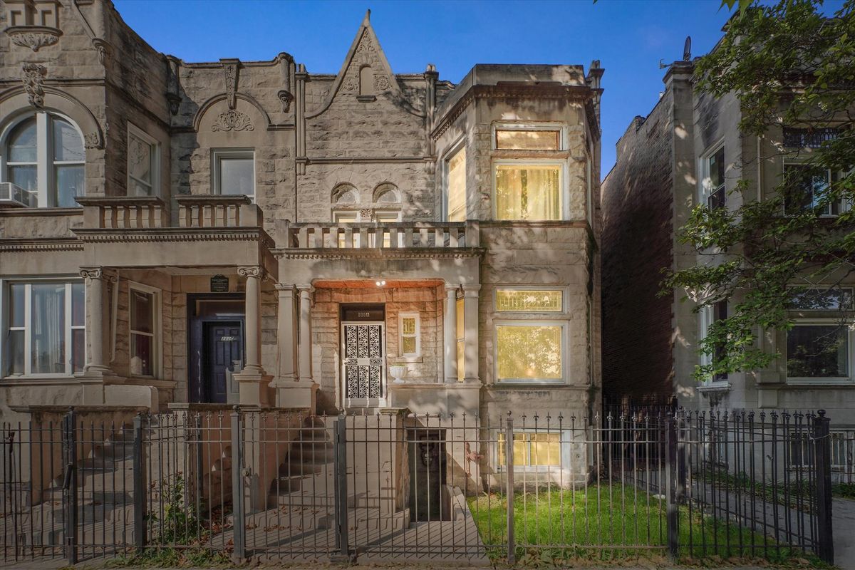 1116 Independence Boulevard, Chicago, IL 60624