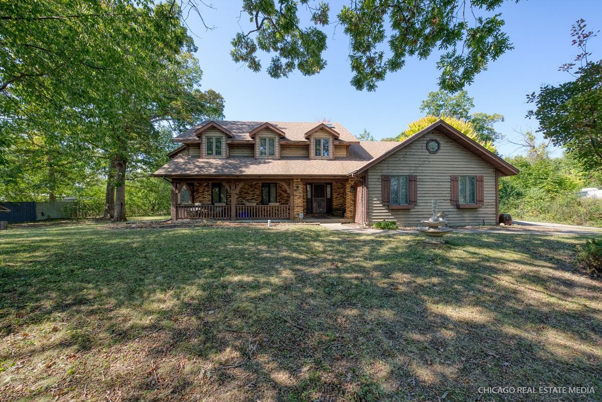 1102 Oplaine Road, Gurnee, IL 60031