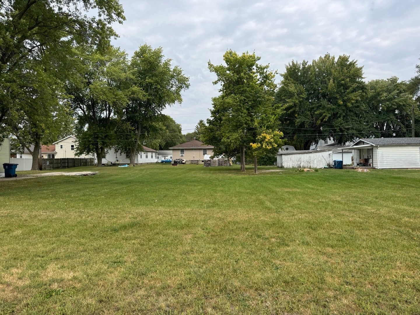 Lot 14 Sherman Avenue — Pontiac, IL 61764