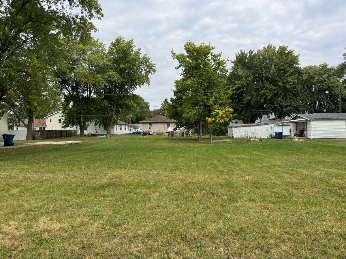 Lot 14 Sherman Avenue, Pontiac, IL 61764