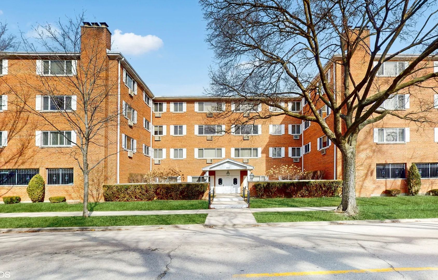950 Washington Boulevard — Oak Park, IL 60302
