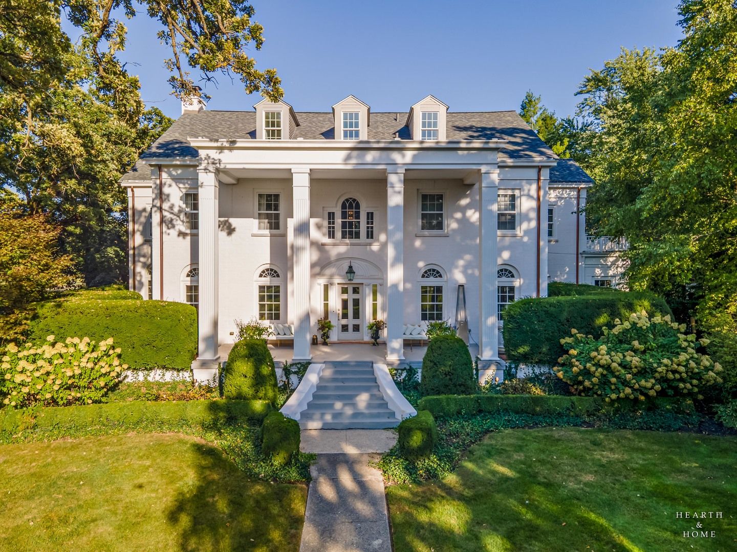 615 Lake Avenue — Crystal Lake, IL 60014