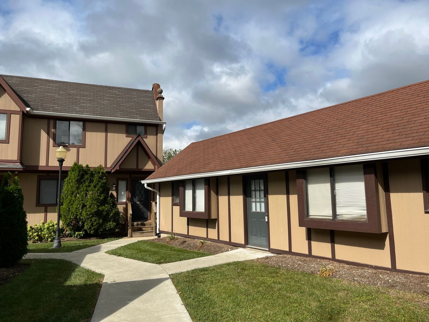 825 Village Quarter Road #A5 — West Dundee, IL 60118
