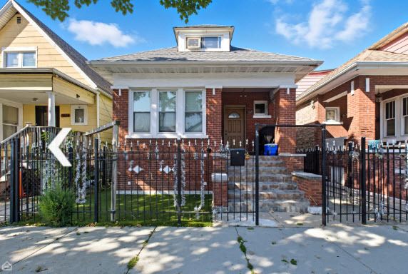 5820 S Washtenaw Avenue — Chicago, IL 60629