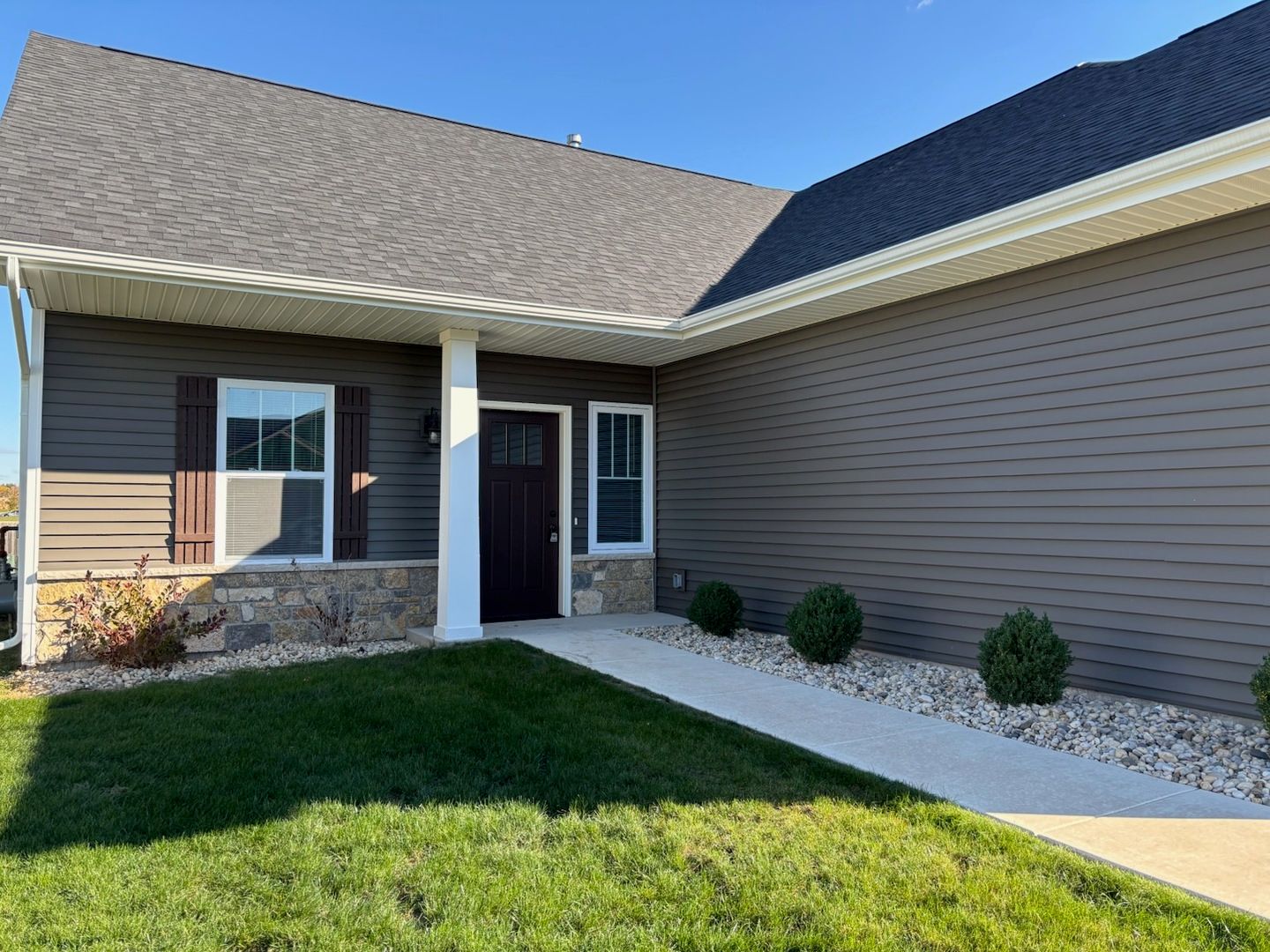 625 Anjali Court #L — Sycamore, IL 60178