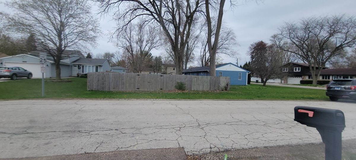 27 Wilbur Avenue, Warrenville, IL 60555