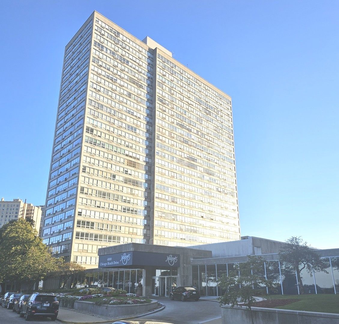 4800 S Chicago Beach Drive #1202S — Chicago, IL 60615