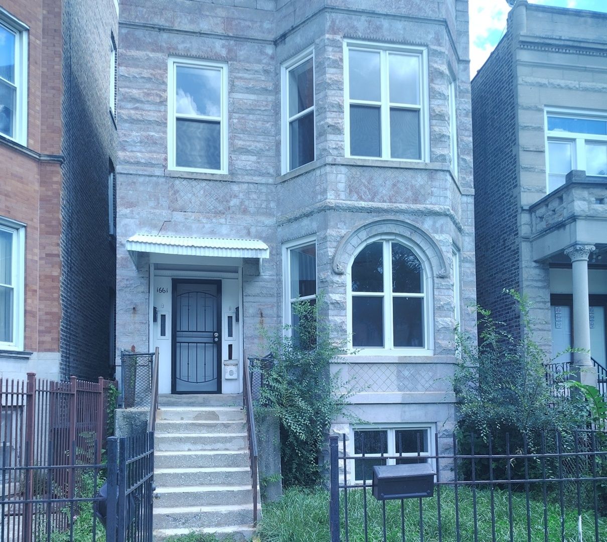 1661 S Homan Avenue #garden — Chicago, IL 60638
