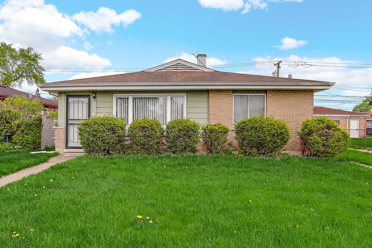 1383 Greenbay Avenue, Calumet City, IL 60409