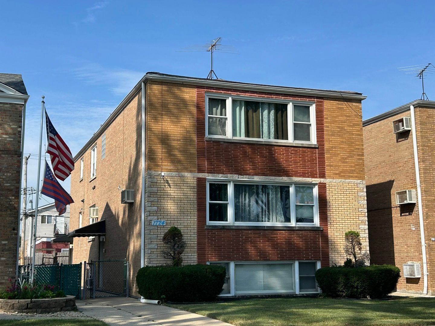 1724 19th Avenue — Melrose Park, IL 60160