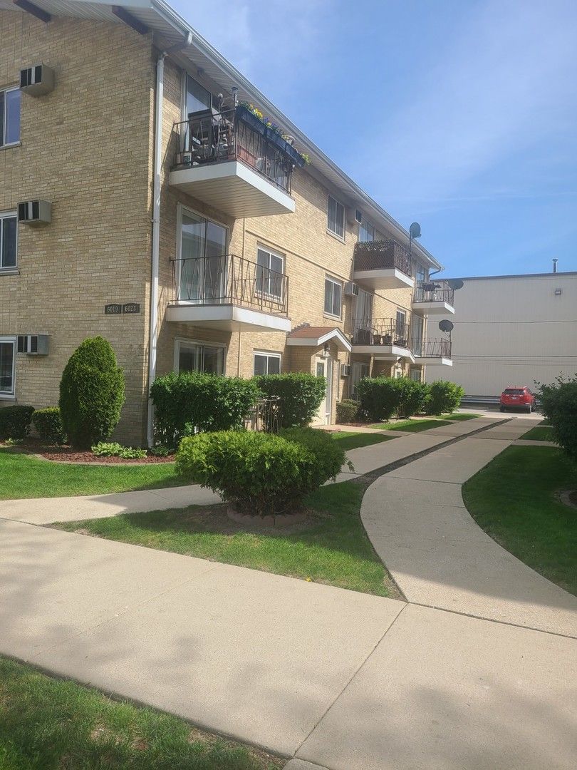 6019 W 64th Place #23-4 — Chicago, IL 60638