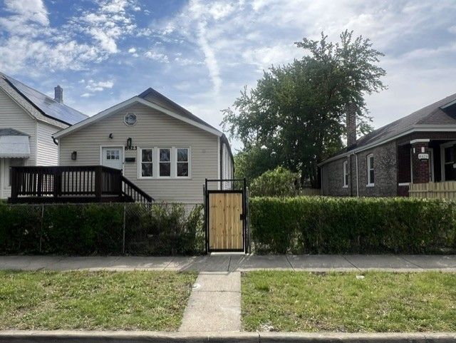 8423 S Carpenter Street — Chicago, IL 60620