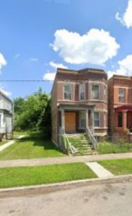 7225 S Langley Avenue — Chicago, IL 60619