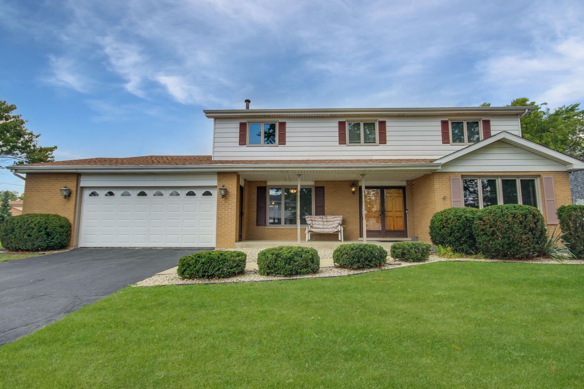 16909 Paxton Avenue, South Holland, IL 60473