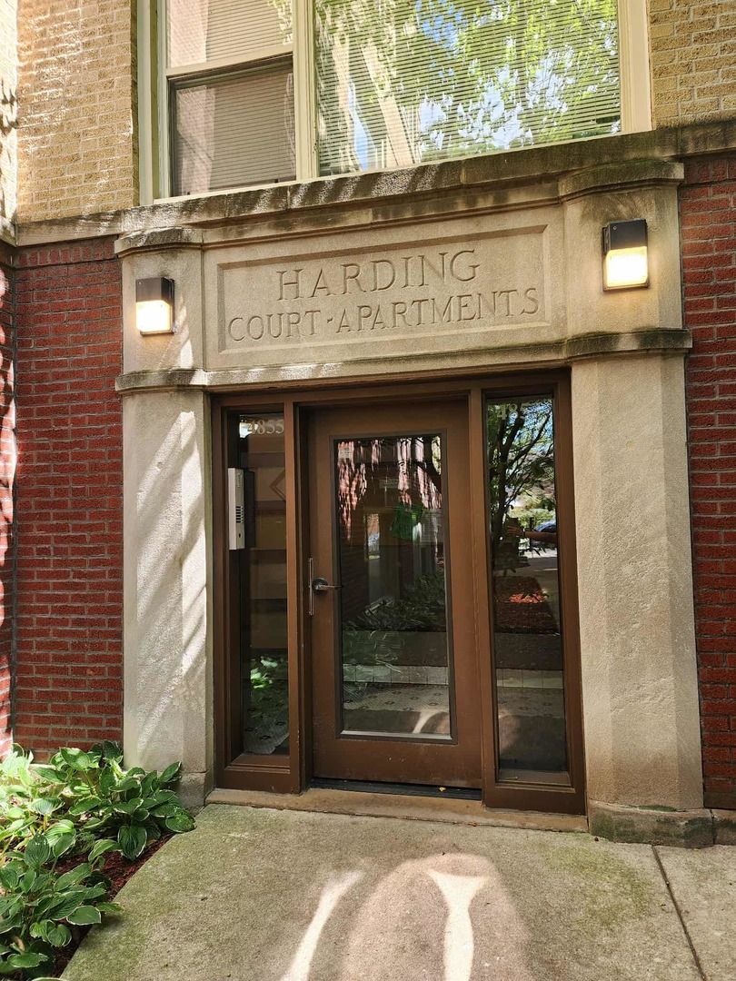 4855 Harding Avenue, Chicago, IL 60625