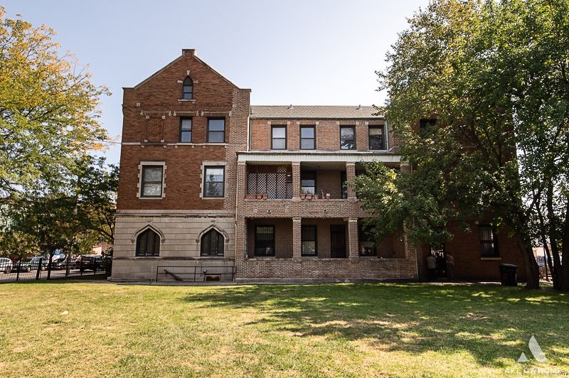 1949 W 48th Street — Chicago, IL 60609
