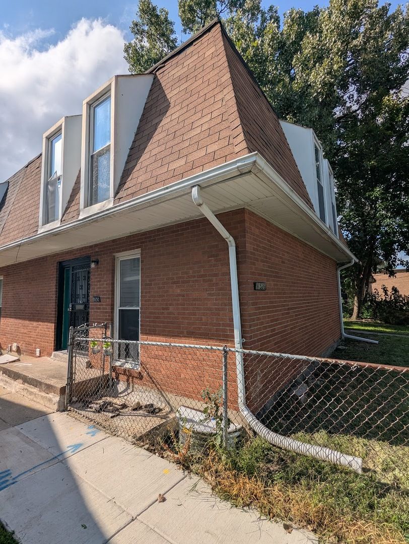 11530 S RACINE Avenue — Chicago, IL 60643