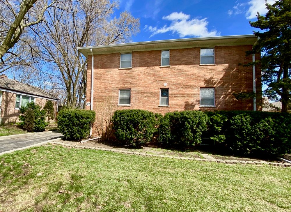 317 S Plum Grove Road #5 — Palatine, IL 60067
